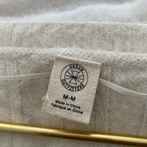 Urban Outfitters Ombré Vneck Ribbed Crop Sweater - Picture 7 of 9